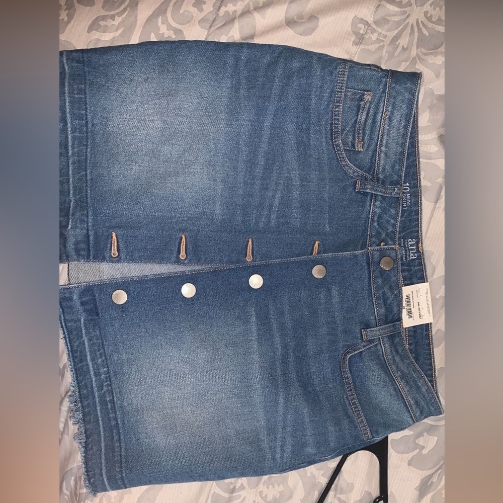 Never worn, great quality. A.N.A brand.